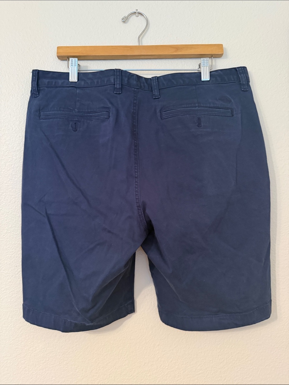 Tommy Bahama Navy Flat-Front Cotton Shorts 38 - Picture 4 of 6